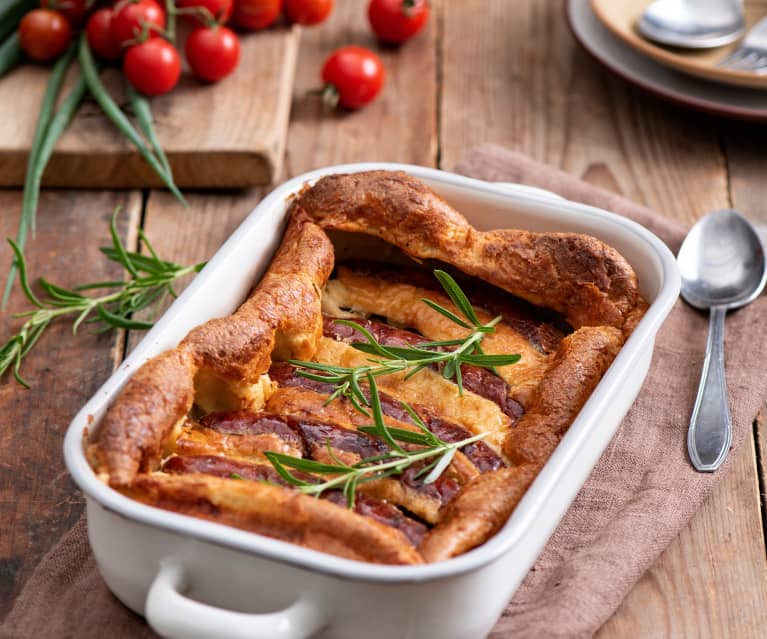 Kiełbasy zapiekane w cieście (Toad in the hole) Kiełbasy zapiekane w cieście (Toad in the hole)