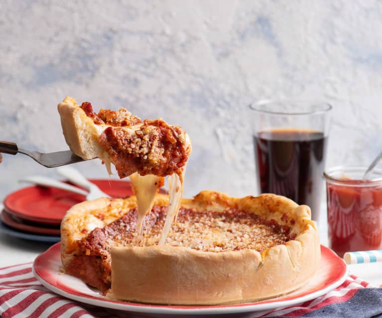 Pizza w stylu chicagowskim (Chicago deep dish pizza) Pizza w stylu chicagowskim (Chicago deep dish pizza)