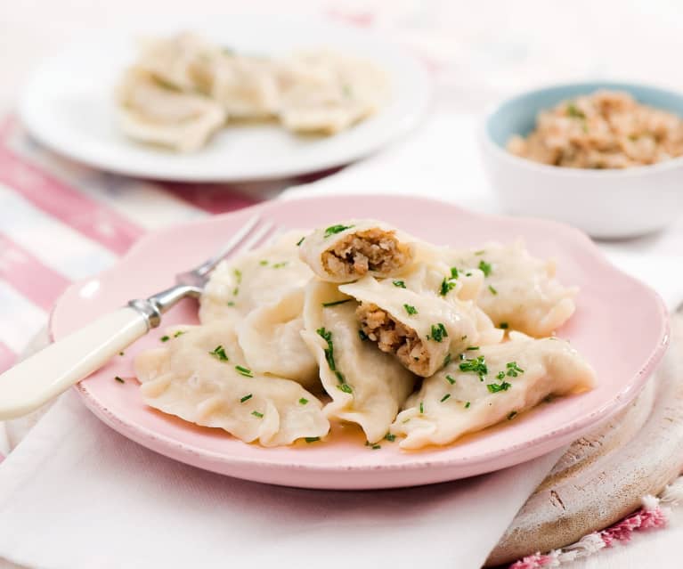 Pierogi z kaszą gryczaną i serem feta Pierogi z kaszą gryczaną i serem feta