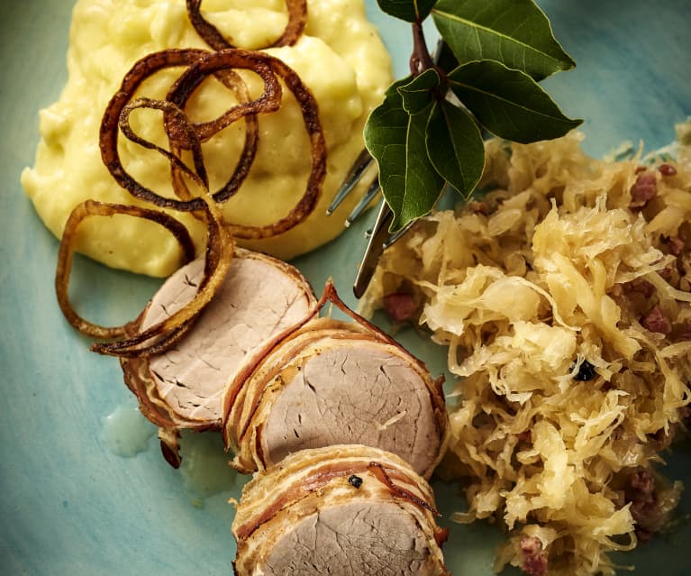 Polędwica wieprzowa z kapustą kiszoną i purée ziemniaczanym Polędwica wieprzowa z kapustą kiszoną i purée ziemniaczanym