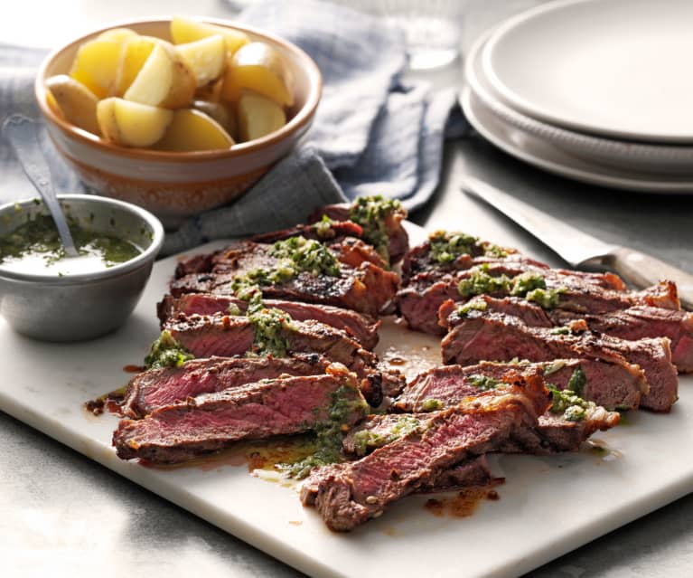 Steki z polędwicy wołowej z sosem chimichurri Steki z polędwicy wołowej z sosem chimichurri