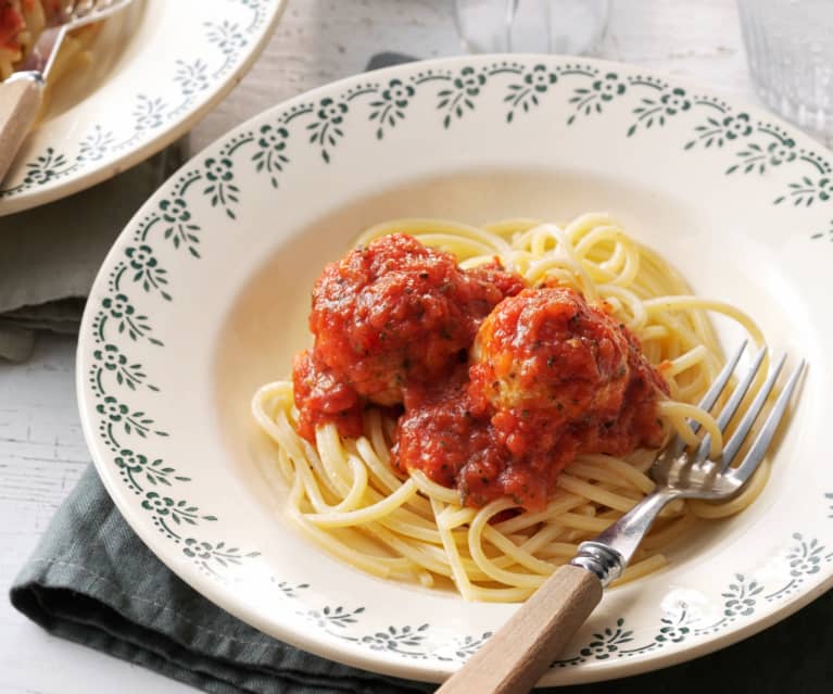Spaghetti z pulpetami i sosem pomidorowym Spaghetti z pulpetami i sosem pomidorowym
