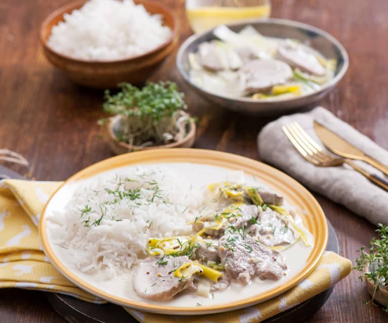 Polędwiczka wieprzowa w sosie porowym z ryżem basmati Polędwiczka wieprzowa w sosie porowym z ryżem basmati