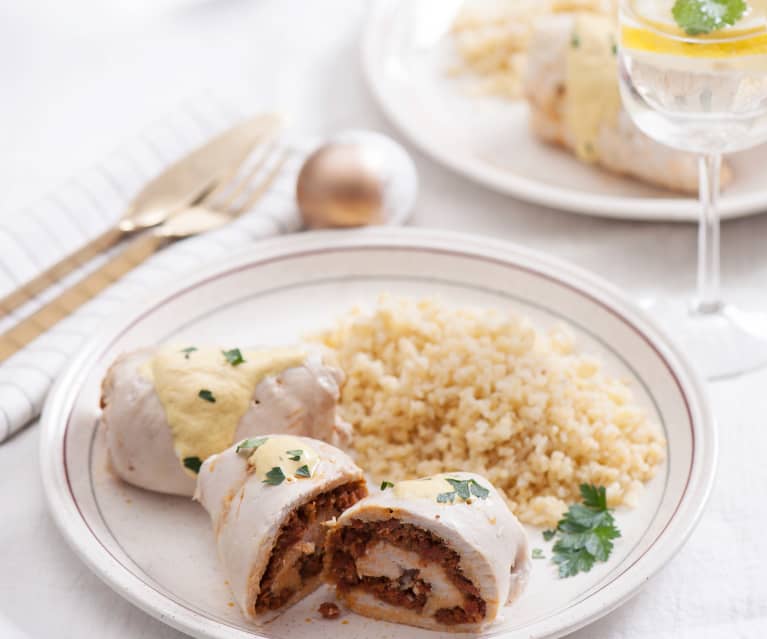 Roladki z kurczaka z chorizo i jogurtowym sosem curry  Roladki z kurczaka z chorizo i jogurtowym sosem curry