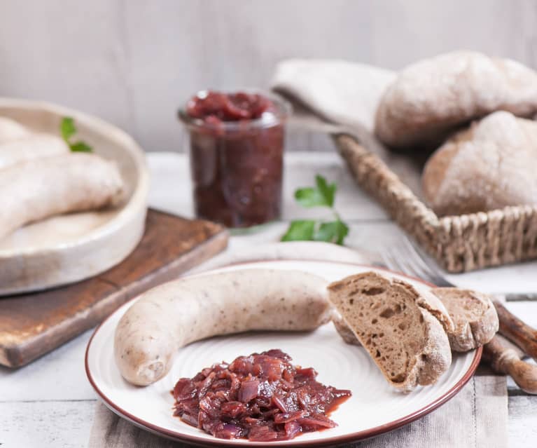 Biała kiełbasa z konfiturą cebulową Biała kiełbasa z konfiturą cebulową