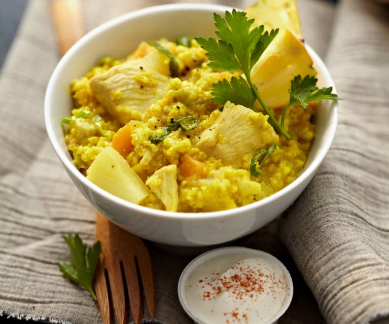 Curry z kaszy jaglanej, kurczaka i ananasa (bez glutenu) Curry z kaszy jaglanej, kurczaka i ananasa (bez glutenu)