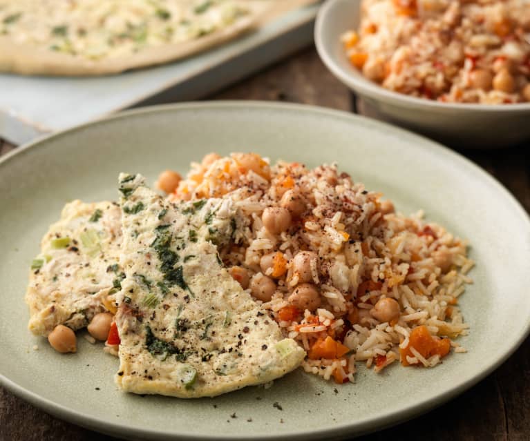 Frittata z kurczakiem z rosołu i warzywnym ryżem Frittata z kurczakiem z rosołu i warzywnym ryżem
