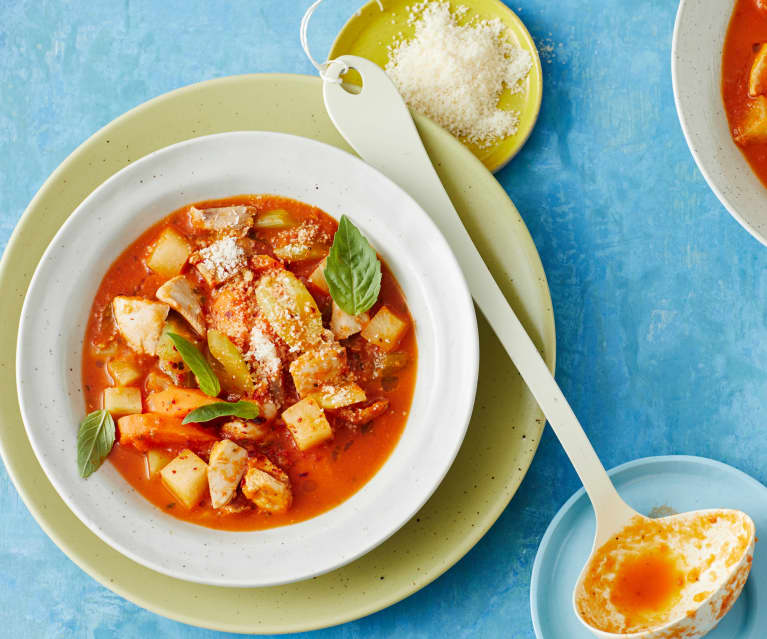 Pomidorowa zupa minestrone z kurczakiem Pomidorowa zupa minestrone z kurczakiem