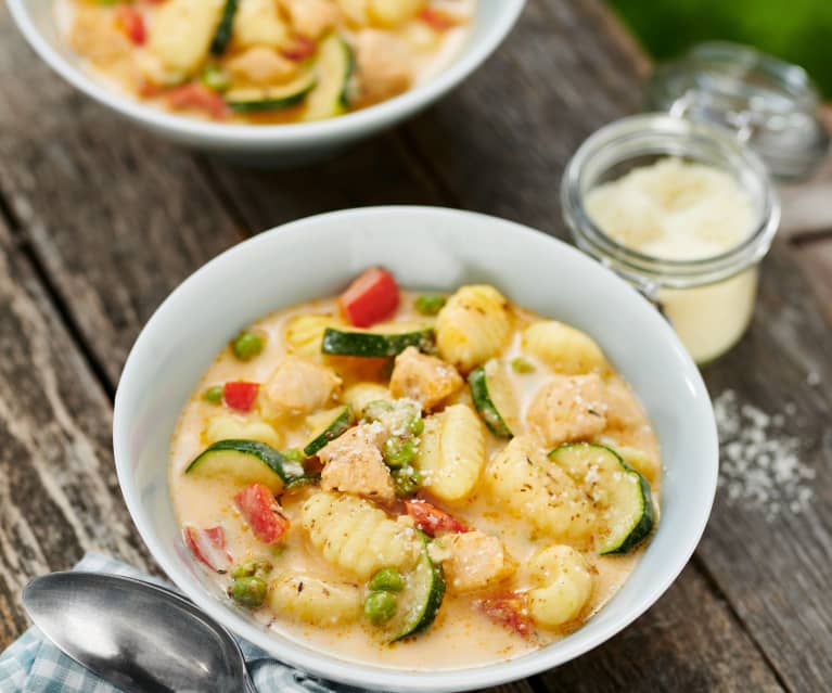 Gnocchi z kurczakiem i warzywami Gnocchi z kurczakiem i warzywami