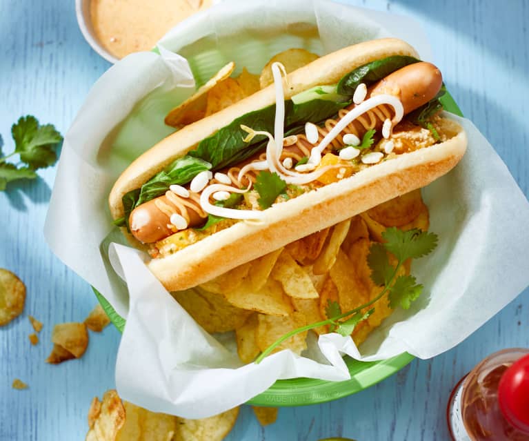 Hot-dogi z salsą z mango i orzechowym majonezem Hot-dogi z salsą z mango i orzechowym majonezem