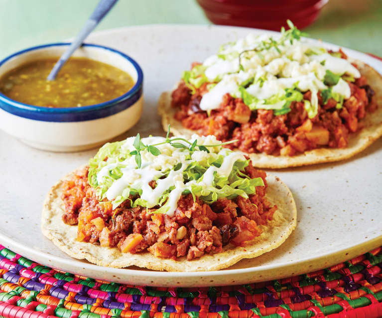 Meksykańska tostada z wołowiną Meksykańska tostada z wołowiną