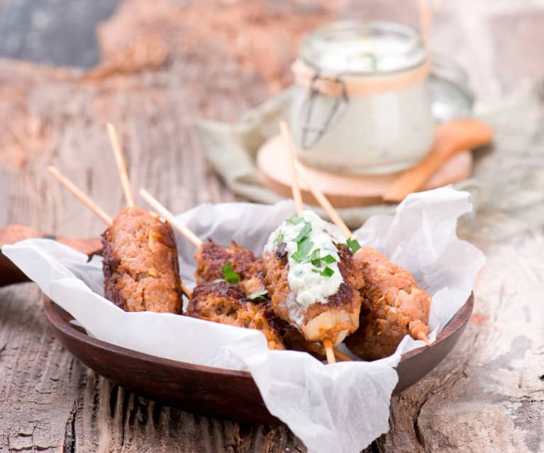 Cevapcici z sosem tzatziki Cevapcici z sosem tzatziki