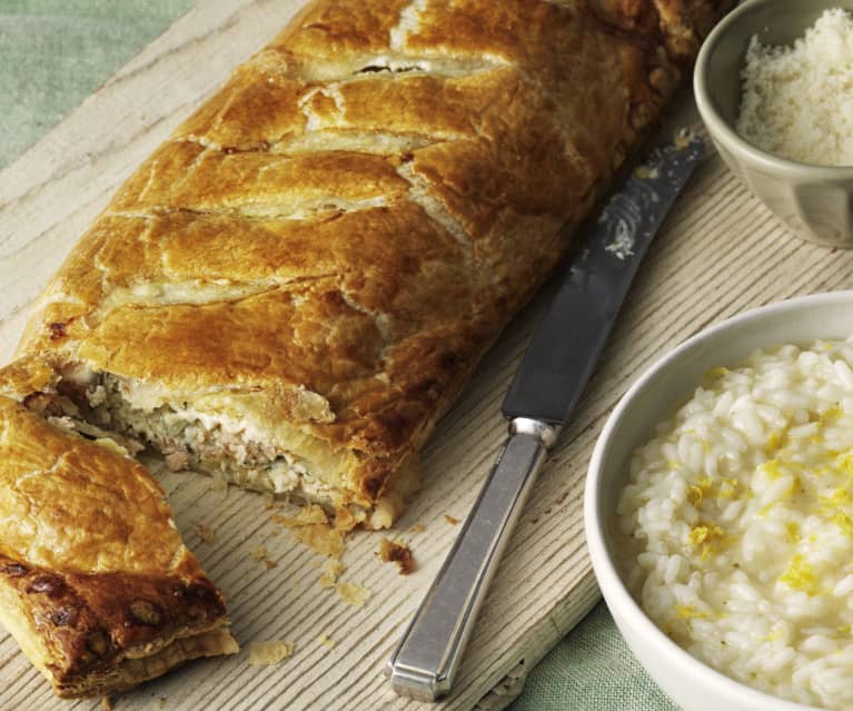 Kulebiak z łososiem i cytrynowe risotto Kulebiak z łososiem i cytrynowe risotto