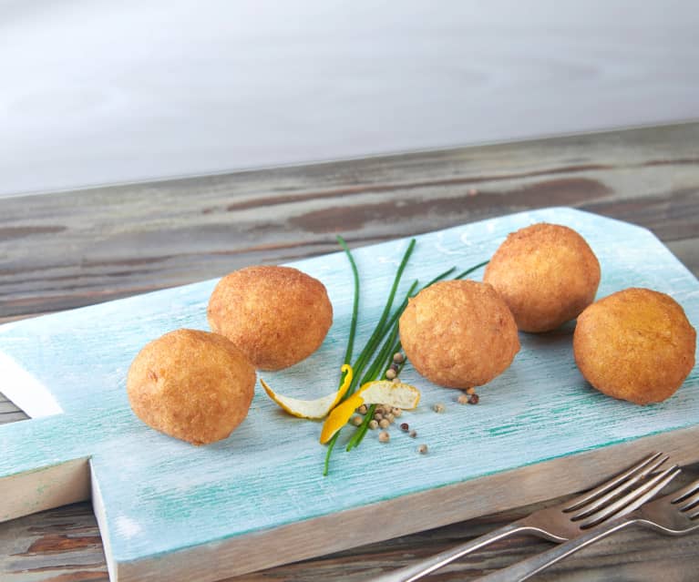 Kotlety (croquetas) z łososia i ziemniaków Kotlety (croquetas) z łososia i ziemniaków