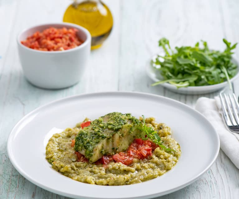 Dorsz na parze w pesto z risotto i salsą pomidorową Dorsz na parze w pesto z risotto i salsą pomidorową
