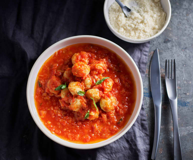 Faszerowane gnocchi z sosem pomidorowym Faszerowane gnocchi z sosem pomidorowym