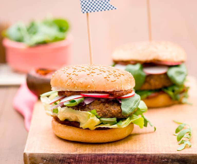 Burger grzybowo-jaglany Burger grzybowo-jaglany