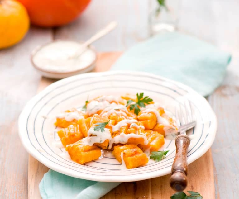 Gnocchi dyniowe z sosem ziołowo-chrzanowym Gnocchi dyniowe z sosem ziołowo-chrzanowym