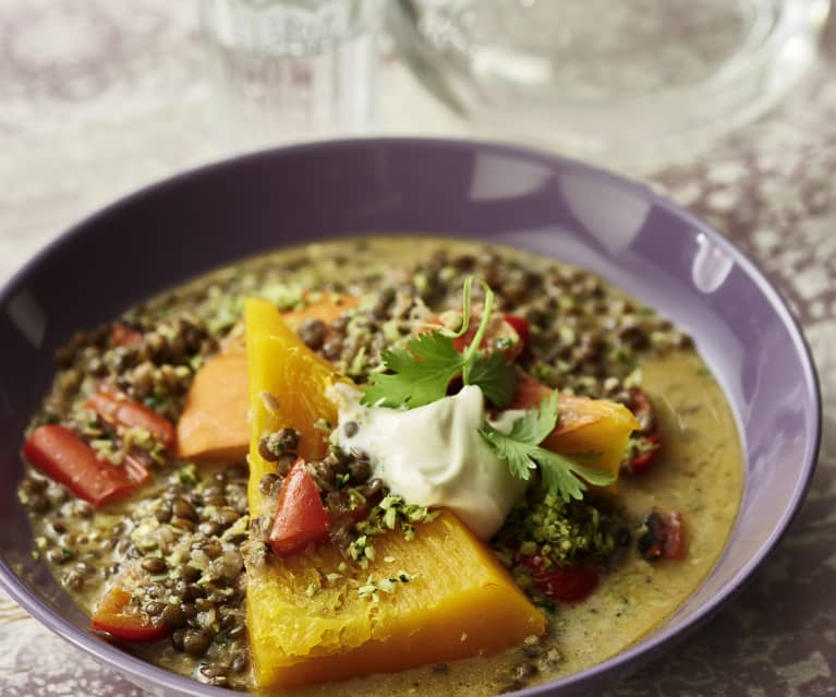 Soczewica w sosie curry z dynią na parze Soczewica w sosie curry z dynią na parze