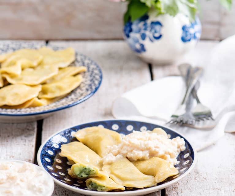 Pierogi z bryndzą i szpinakiem Pierogi z bryndzą i szpinakiem