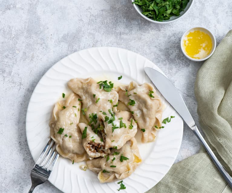 Pierogi z kaszą gryczaną, brokułami i twarogiem Pierogi z kaszą gryczaną, brokułami i twarogiem