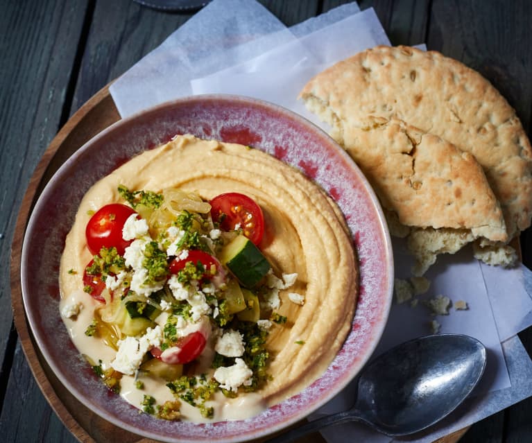 Hummus z gremolatą z cukinii i serem feta Hummus z gremolatą z cukinii i serem feta