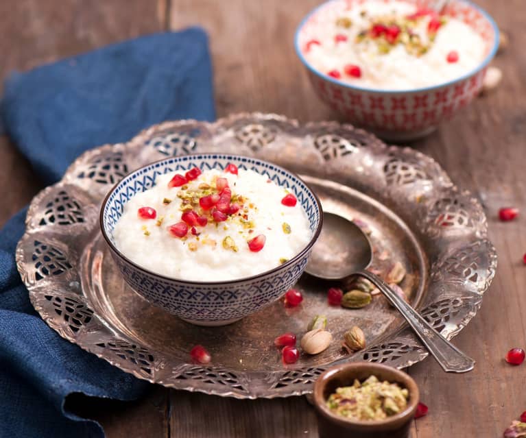 Pudding ryżowy z wodą różaną, pistacjami i granatem Pudding ryżowy z wodą różaną, pistacjami i granatem