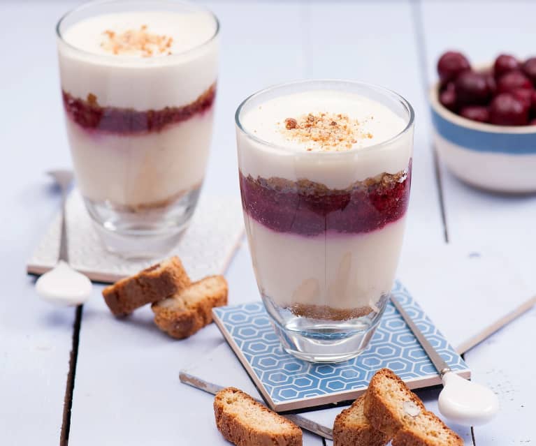 Trifle wiśniowe z ciastkami cantuccini Trifle wiśniowe z ciastkami cantuccini