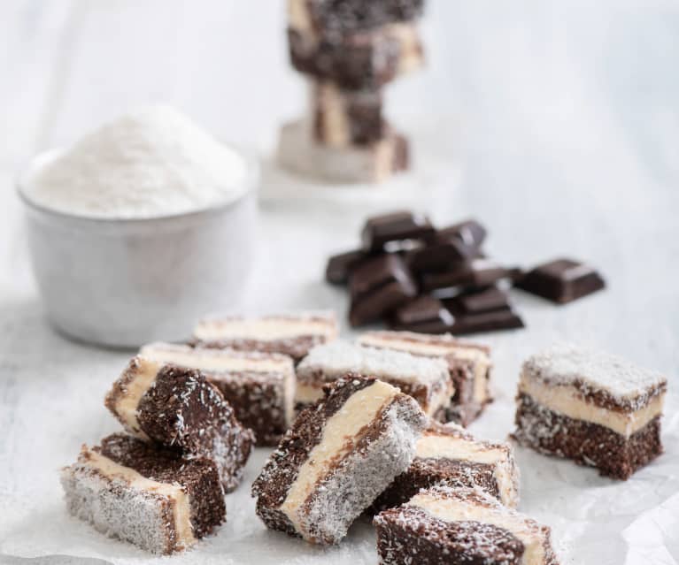 Batony czekoladowo-śmietankowe z kokosem (Nanaimo bars) Batony czekoladowo-śmietankowe z kokosem (Nanaimo bars)