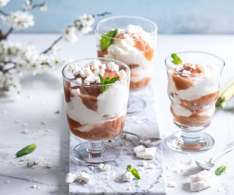 Eton Mess z rabarbarem Eton Mess z rabarbarem