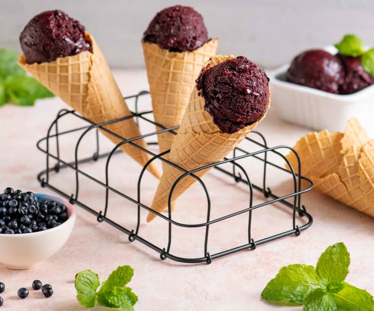 Lody jagodowe z jogurtem kokosowym Lody jagodowe z jogurtem kokosowym
