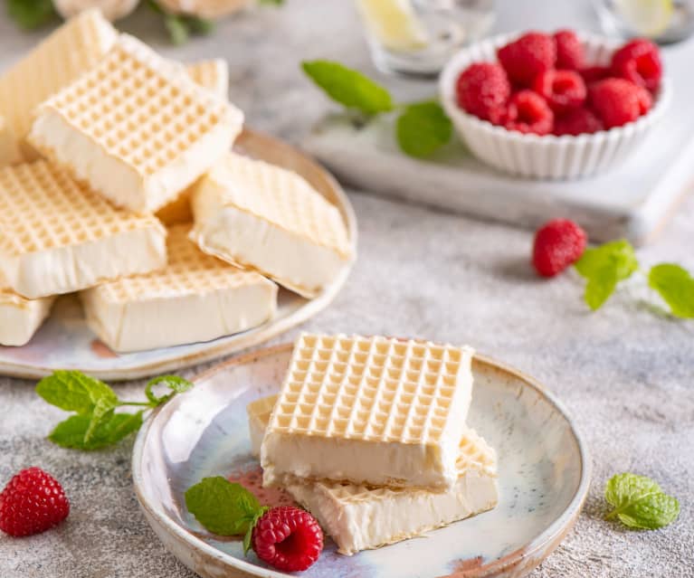 Lody śmietankowe w wafelku Lody śmietankowe w wafelku