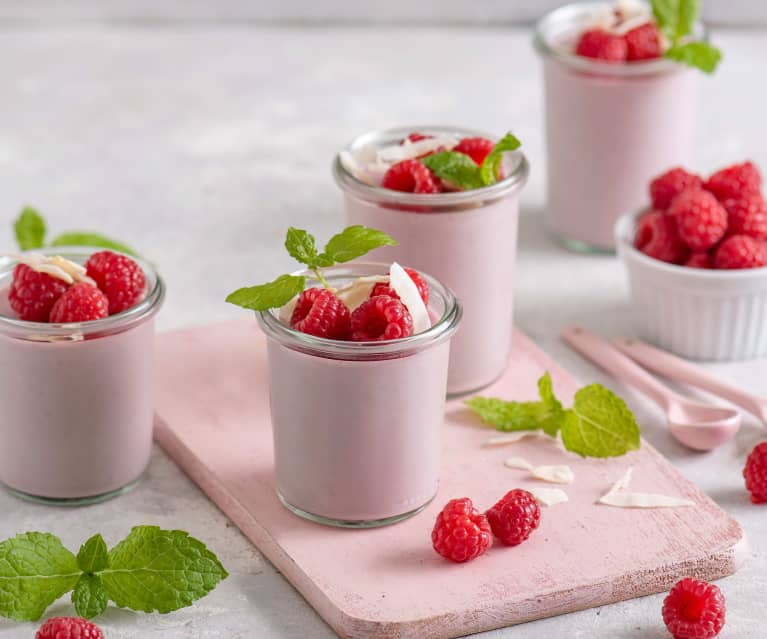 Wegańska panna cotta malinowo-kokosowa Wegańska panna cotta malinowo-kokosowa