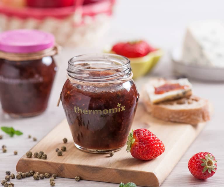 Chutney truskawkowo-jabłkowy z zielonym pieprzem Chutney truskawkowo-jabłkowy z zielonym pieprzem