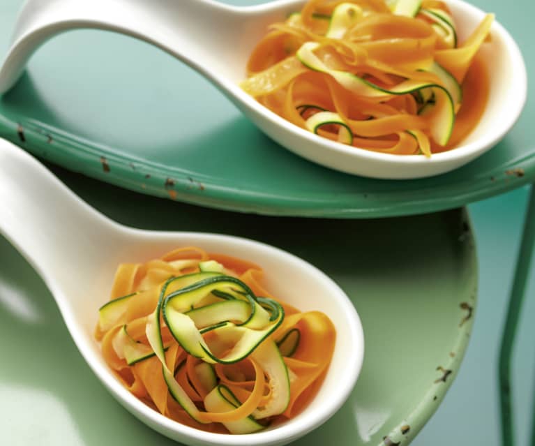 Tagliatelle z marchewki i cukinii Tagliatelle z marchewki i cukinii