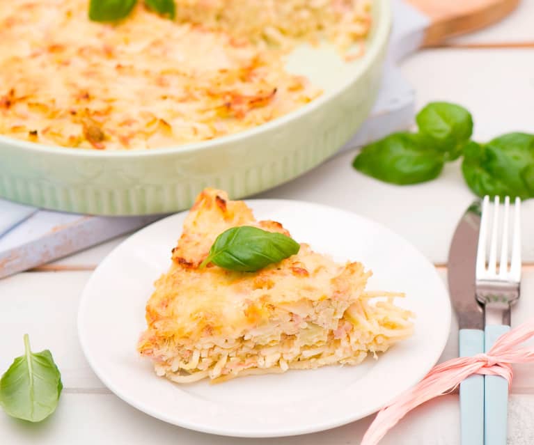 Pizza z makaronu spaghetti Pizza z makaronu spaghetti