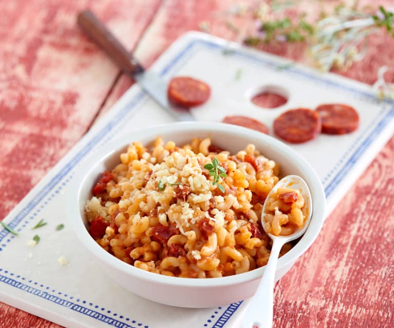 Makaron z kiełbasą chorizo i serem Makaron z kiełbasą chorizo i serem