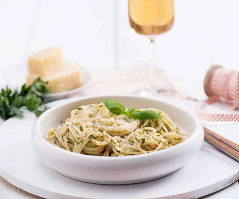 Spaghetti aglio e olio Spaghetti aglio e olio