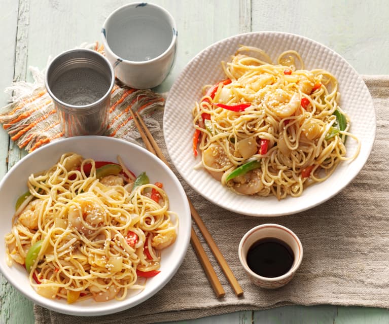 Smażony makaron z krewetkami (Yakisoba) Smażony makaron z krewetkami (Yakisoba)