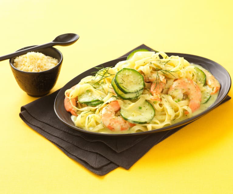 Makaron z krewetkami i cukinią  Makaron z krewetkami i cukinią