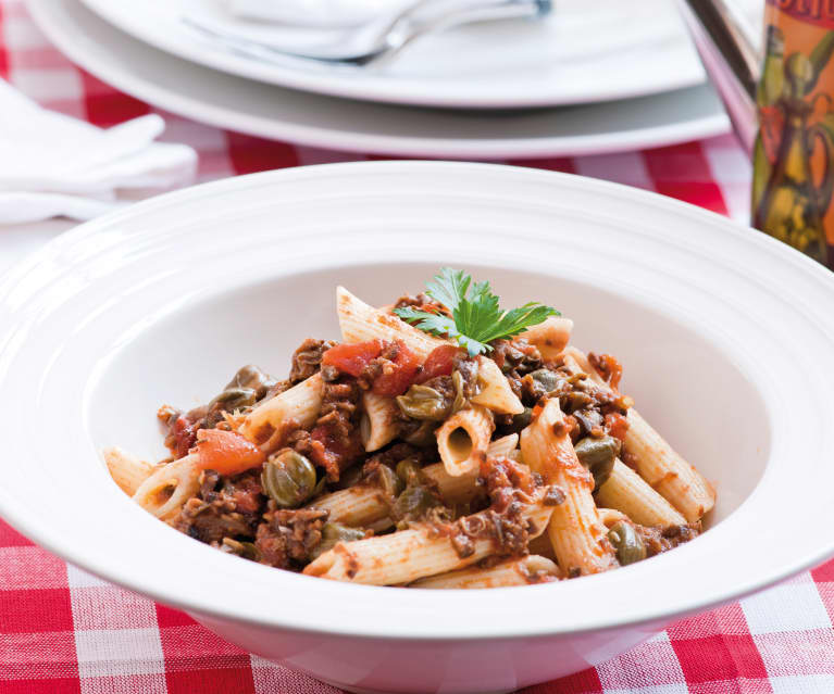 Penne puttanesca Penne puttanesca