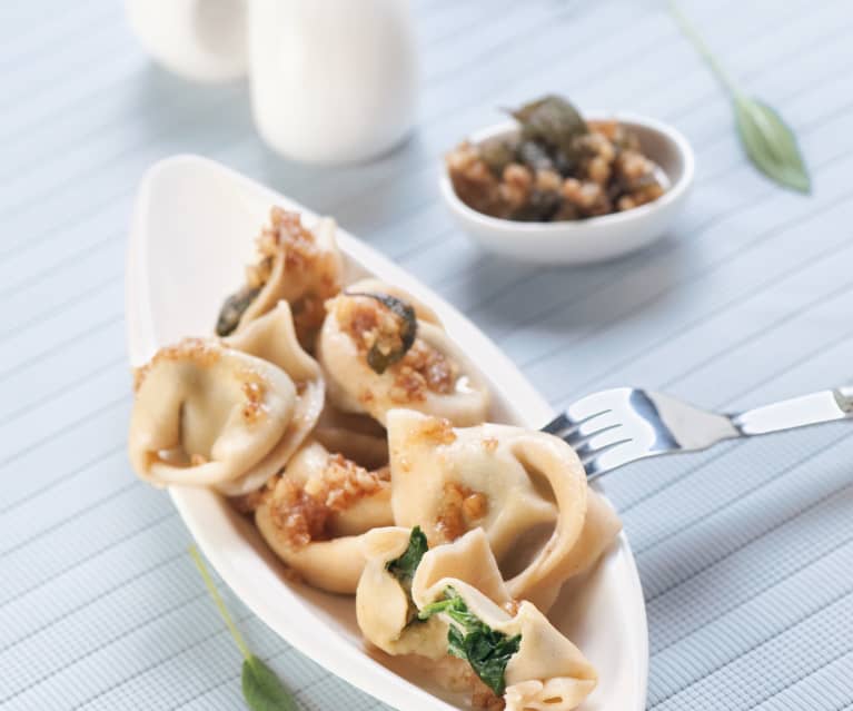 Tortelloni z ricottą i szpinakiem Tortelloni z ricottą i szpinakiem