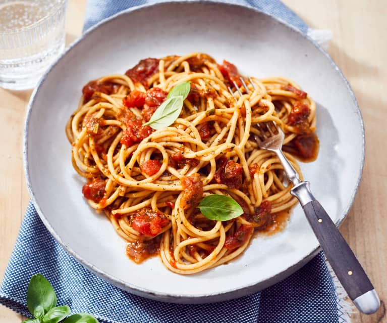 Spaghetti diavolo z makaronem pełnoziarnistym Spaghetti diavolo z makaronem pełnoziarnistym