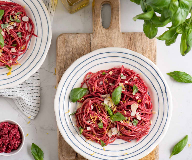 Makaron z pesto z buraka Makaron z pesto z buraka