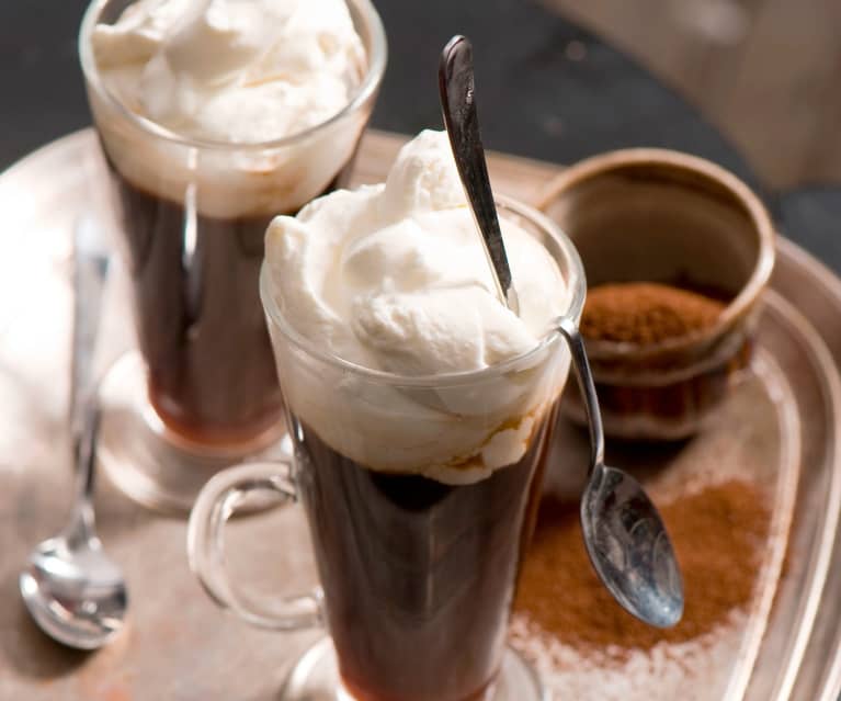 Kawa po irlandzku (Irish Coffee) Kawa po irlandzku (Irish Coffee)