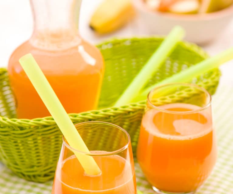 Napój z marchewki, jabłek i banana Napój z marchewki, jabłek i banana