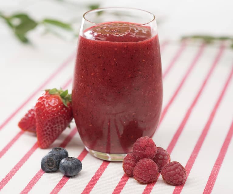 Smoothie z truskawek, malin i borówek Smoothie z truskawek, malin i borówek
