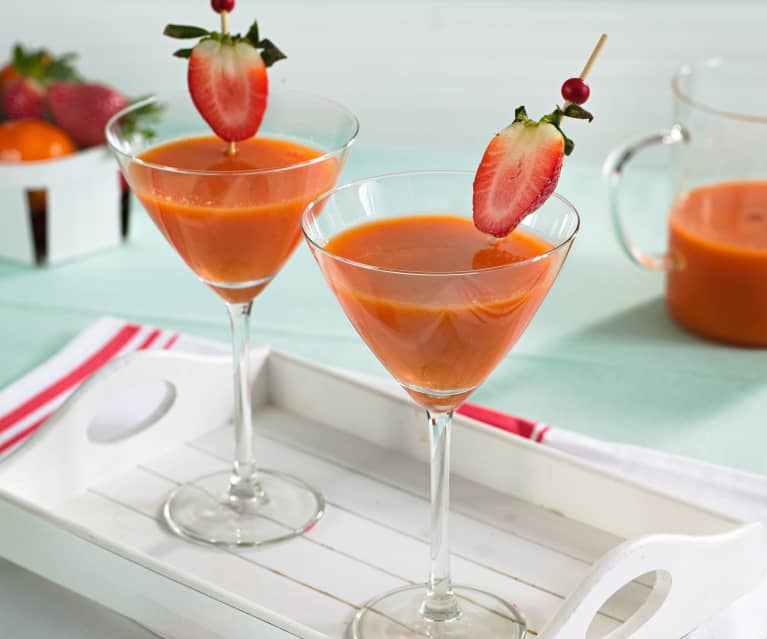 Drink truskawkowy z mango i syropem z mandarynek Drink truskawkowy z mango i syropem z mandarynek