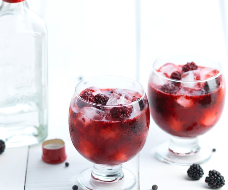 Jeżynowy gin z jałowcem Jeżynowy gin z jałowcem