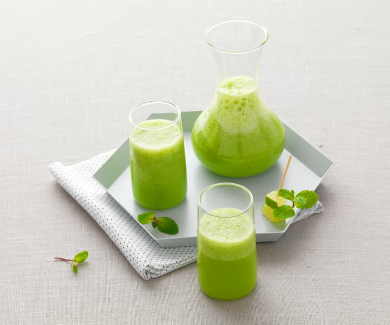 Smoothie z ogórków z imbirem i limonką Smoothie z ogórków z imbirem i limonką